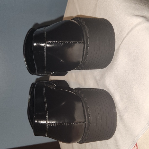 Vince Camuto Echika Leather Loafers - Picture 5 of 5